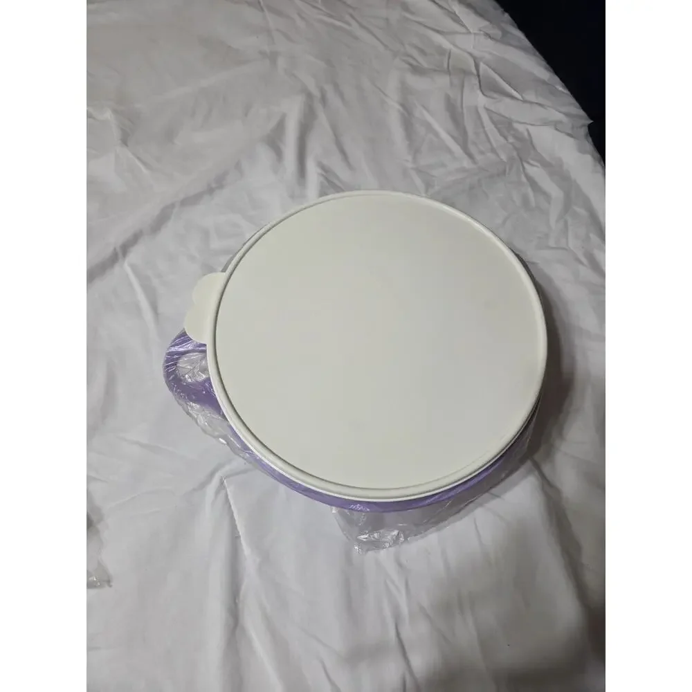 Tupperware Thatsa Bowl 32 Cup (7.8 L) Lilac With White Cover